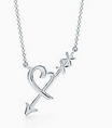 [N0139-1] Collar corazón y flecha con besos plata