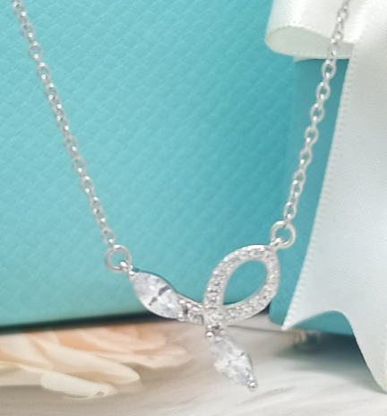 Collar Tiffany Lazo Hojas Marquise Plateado