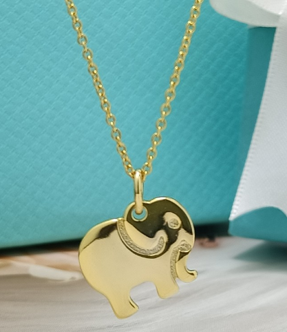 Collar Tiffany Charm Elefante Textura Oro