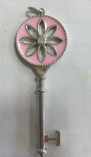 [N0003] Charm llave Tiffany Keys esmalte rosa