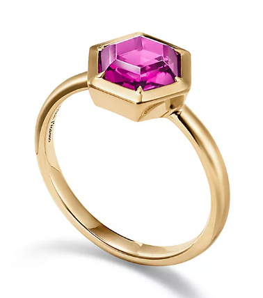 Anillo Tiffany piedra rosa hexagonal oro