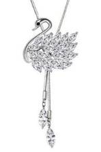 Collar Swarovski Cisne Pavé Blanco con Flecos