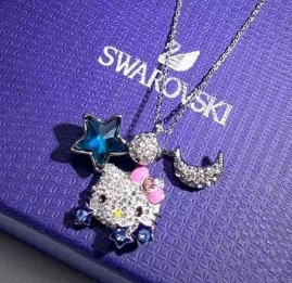 Collar Swarovski Hello Kitty Estrella y Luna