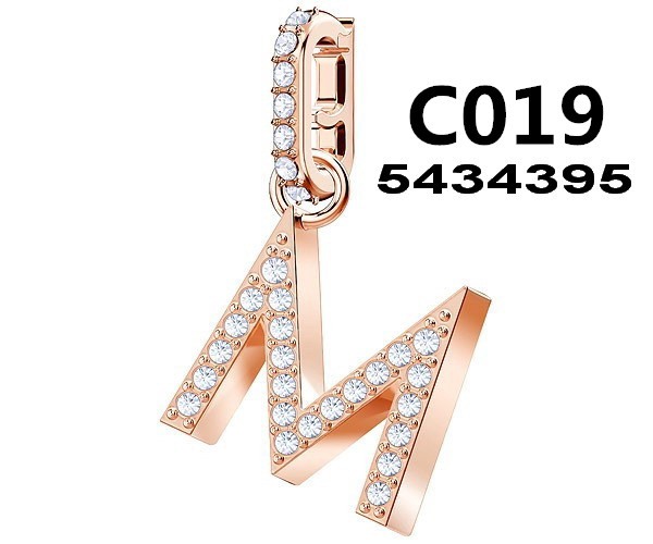 Charm letra M tono oro rosa con pavé