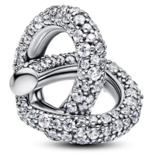 [793771C01] Charm nudo pavé cubierto de circonias