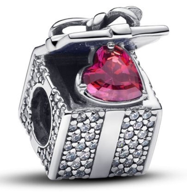 [793603C01] Charm regalo pavé con lazo de corazón rojo