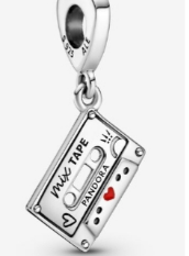 Charm Cassette Mix Tape Corazón Rojo