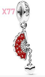 Charm colgante abanico español esmalte rojo con lunares y dije corazón