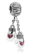 Charm colgante par de guantes corazón rosa