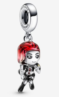 Charm colgante figura de acción cabello rojo traje oscuro