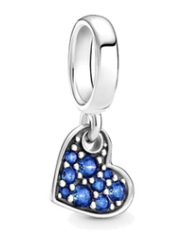 Charm colgante corazón pavé circonias azules
