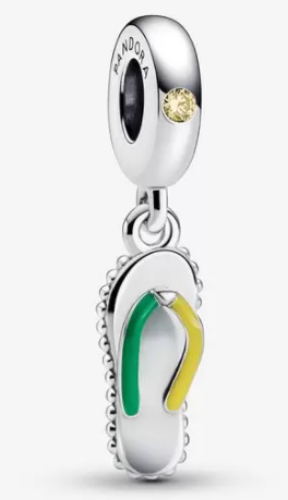 Charm colgante sandalia playera esmalte verde y amarillo