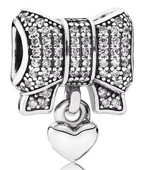 Charm lazo pavé con corazón colgante Pandora