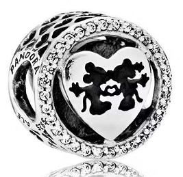 Charm calado corazón siluetas Mickey y Minnie