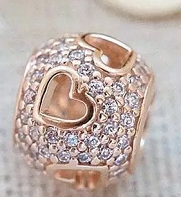 Charm Pandora Bola Pavé Corazones Baño Oro Rosa