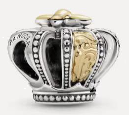 Charm corona bicolor plata y baño dorado Pandora