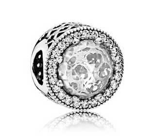 Charm Pandora halo corazón calado blanco