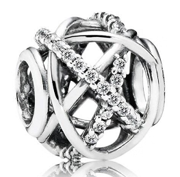 Charm bola calada líneas cruzadas pavé circonias