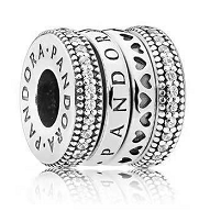 Charm cilindro logo Pandora Signature corazones