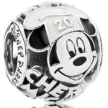 Charm Mickey Navideño Disney Parks