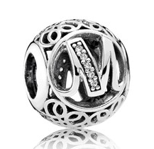 Charm Pandora Letra M Filigrana Pavé