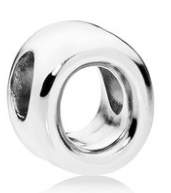 Charm letra O Pandora plata