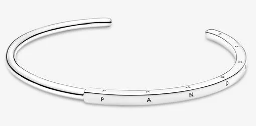 Brazalete Pandora Signature abierto logo plata
