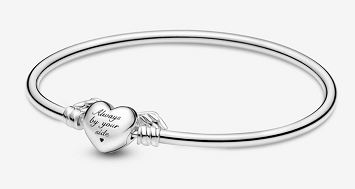 [599379C00] Brazalete rígido Pandora corazón grabado plata