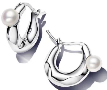 Aretes Pandora Aro Texturizado con Perla