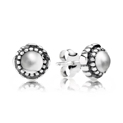 Aretes Pandora Botón Domo Liso Borde Punteado