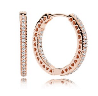 Aretes Pandora aro corazones baño oro rosa con pavé