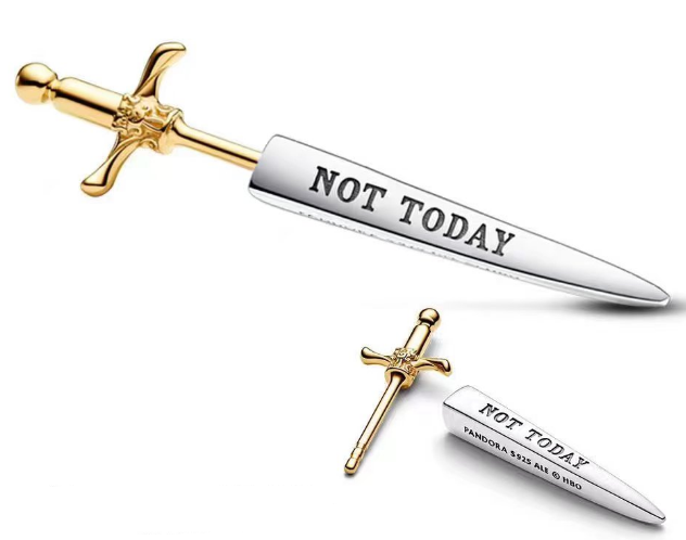 Aretes Pandora espada bitono grabado Not Today