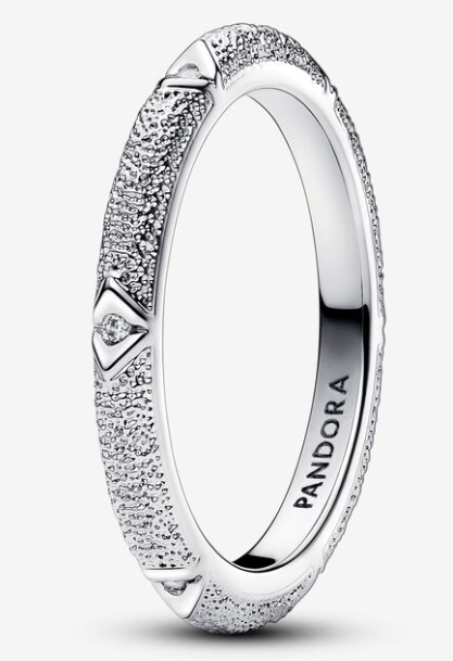 [193322C01] Anillo Pandora banda texturizada con acentos rombo