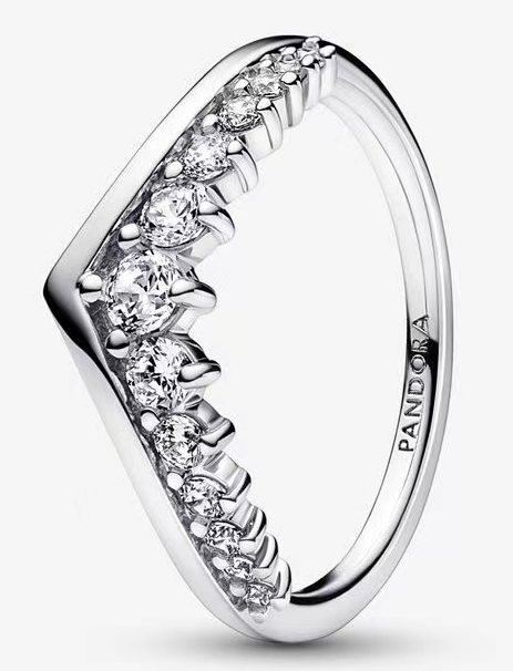 Anillo Pandora Silueta V Circonias Graduadas
