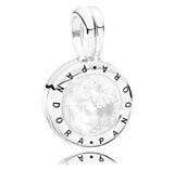 [792144CZ] Charm colgante Pandora medallón firma circular
