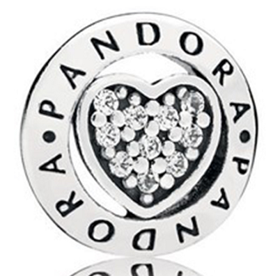 [797048CZ] Charm logo Pandora corazón circonias